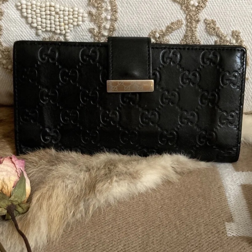 ***SOLD*** Gucci leather wallet